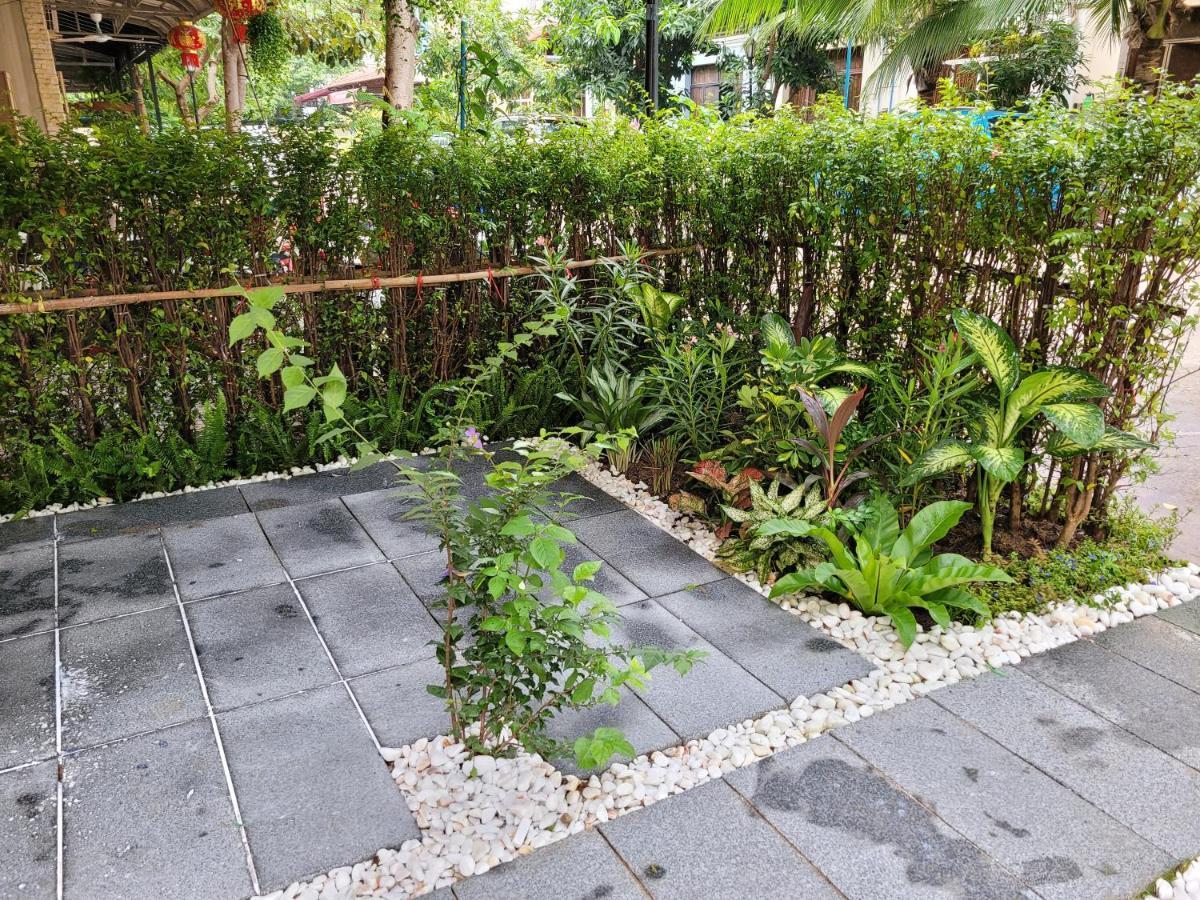 Yana House Phnom Penh Hotel Exterior photo